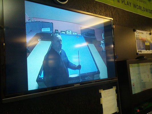 auch der Meister schaut interessiert zu